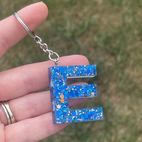 Blue Glitter Letter E Initial Keychain Handmade With Resin - Picture 4 of 7